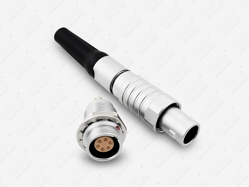 圓形航空插頭的使用是否受到特定設備的電源要求？